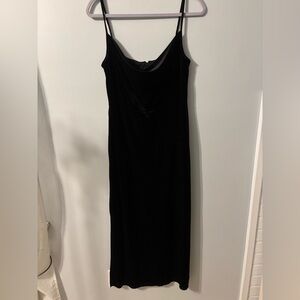 447D Taylor Classic Black Velvet Dress